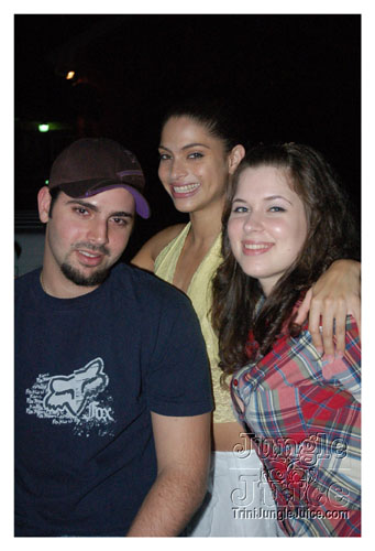 more_vino_jun30-02