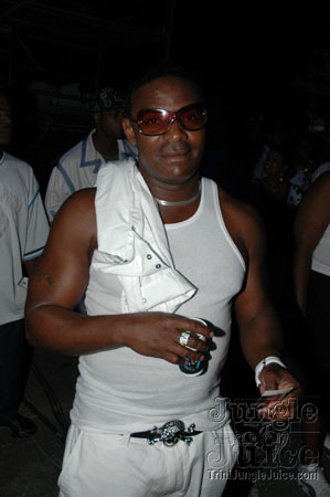 pose_2007-49