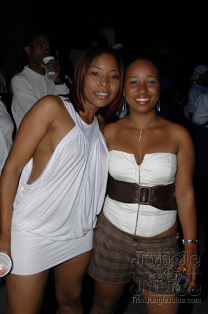 pose_2007-56