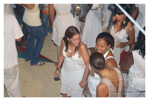 xclusv_creamsicle_2007-087