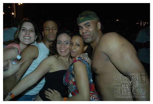 beach_house_carnival_2008_pt2-193