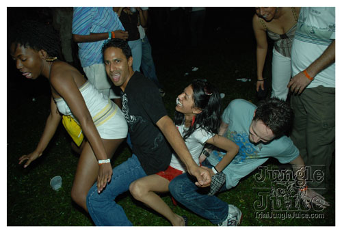 beach_house_carnival_2008_pt2-194