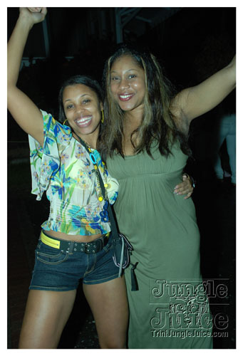 beach_house_carnival_2008_pt2-212