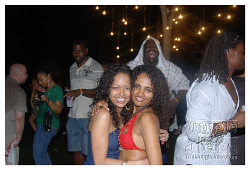 beach_house_carnival_2008_pt2-259