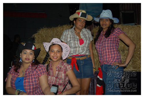 gyal_farm_08-023