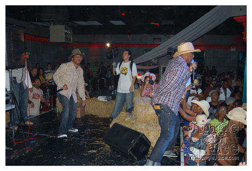 gyal_farm_08-063