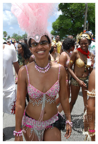 kadooment_day_2008_pt1-186