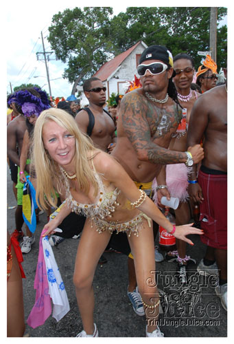 kadooment_day_2008_pt1-204