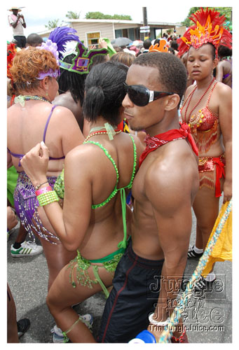 kadooment_day_2008_pt1-207