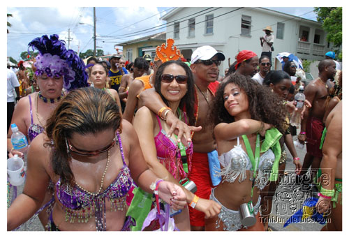 kadooment_day_2008_pt1-209