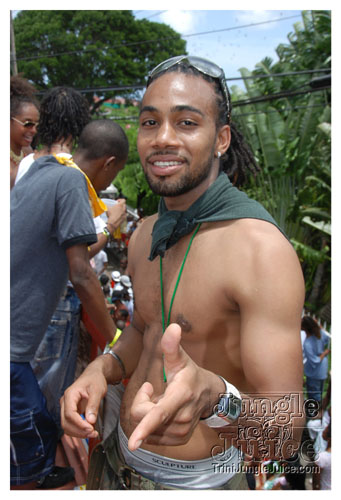 kadooment_day_2008_pt1-226