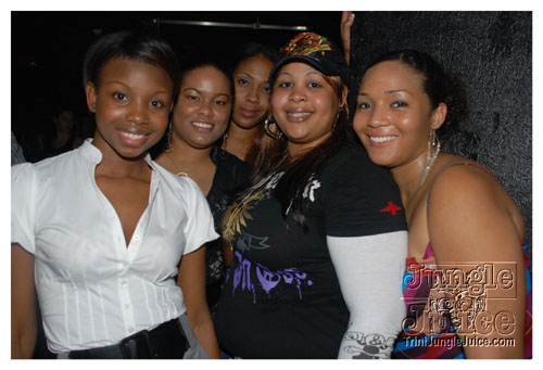 naked_2008-066