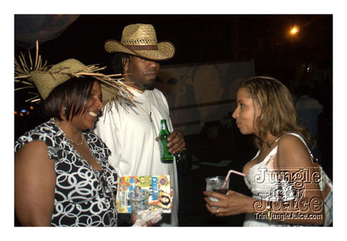 round_up_may10-027