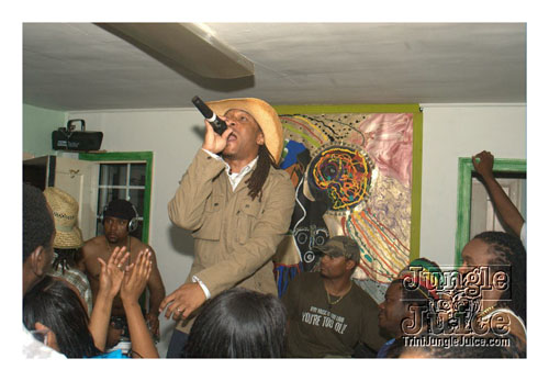 round_up_may10-098