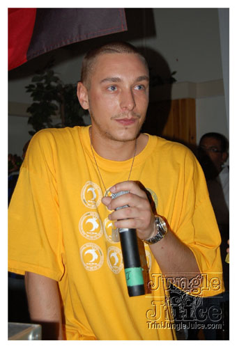 buzz_intl_jun14-082