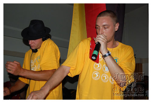 buzz_intl_jun14-084