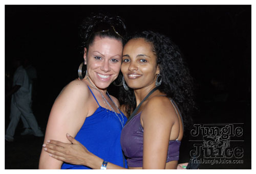 beach_house_carnival_2009-259