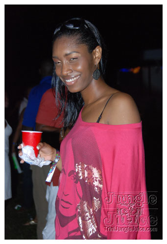 beach_house_carnival_2009-260