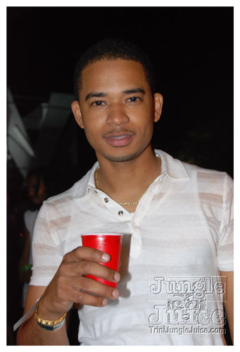 beach_house_carnival_2009-273