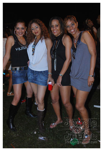beach_house_carnival_2009-275