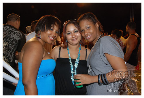 beach_house_carnival_2009-279