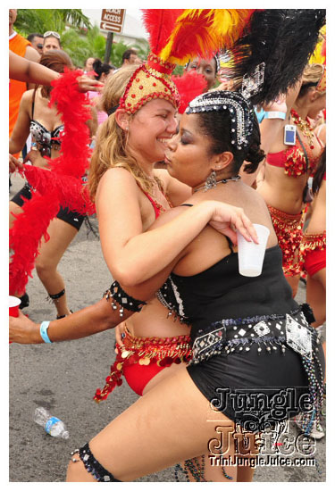 cayman_carnival_may09_pt1-196