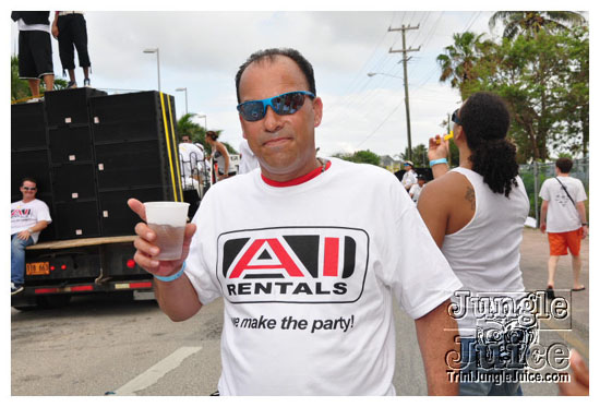 cayman_carnival_may09_pt1-211