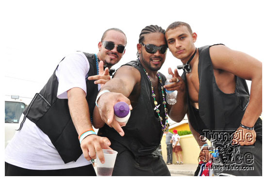 cayman_carnival_may09_pt1-229