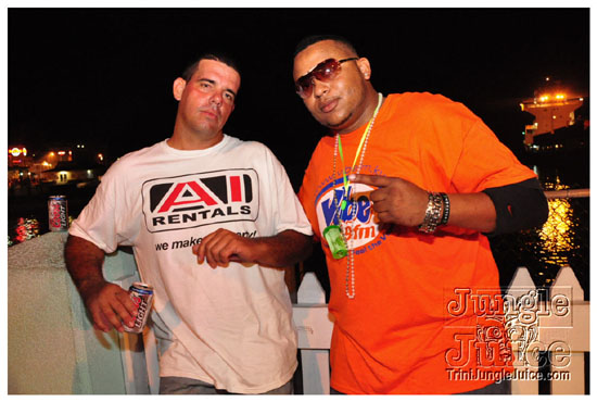 cayman_carnival_may09_pt2-256