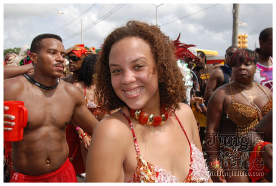 kadooment_day_2009_pt2-271