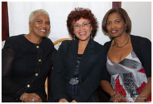 soca_under_de_mistletoe_dec5-006
