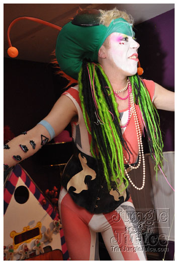 alice_in_wonderland_apr24-145