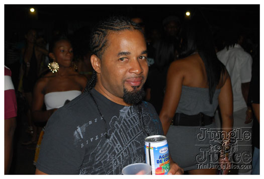 amnesia_ny_2010_sep5-175