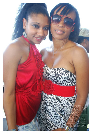 basic_madness_boatride_july-100