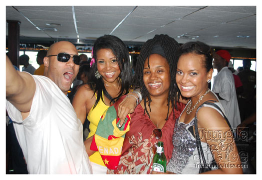 basic_madness_boatride_july-136