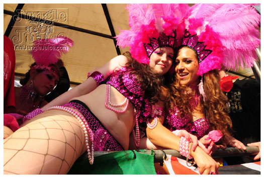 berlin_carnival_fantastic_flamingos_may23-140