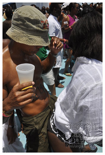 booze_cruise_2010_pt1-231