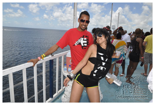 booze_cruise_2010_pt2-006