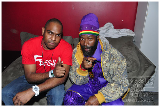 capleton_coconuts_oct24-018