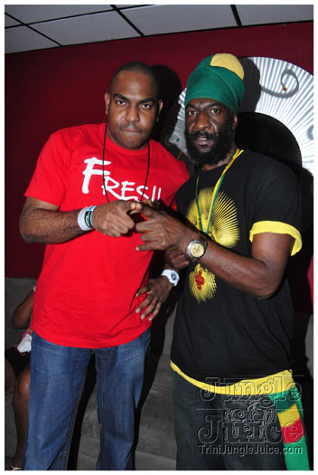 capleton_coconuts_oct24-019