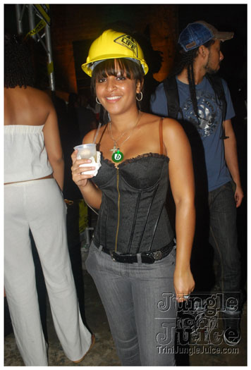 caution_2010-023