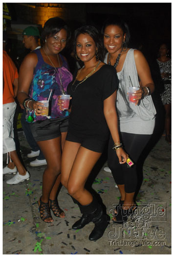 caution_2010-031