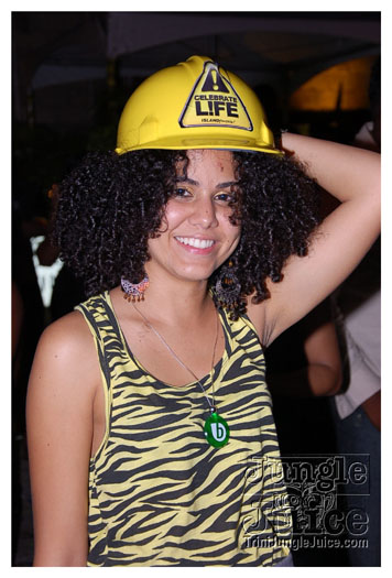 caution_2010-061
