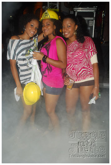 caution_2010-062