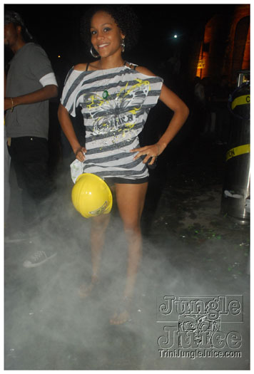caution_2010-063