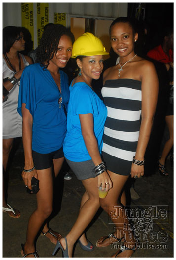 caution_2010-079