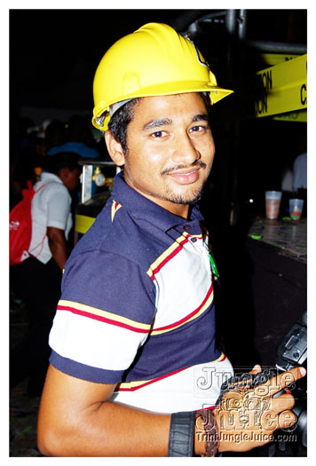 caution_2010-086