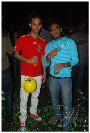 caution_2010-110