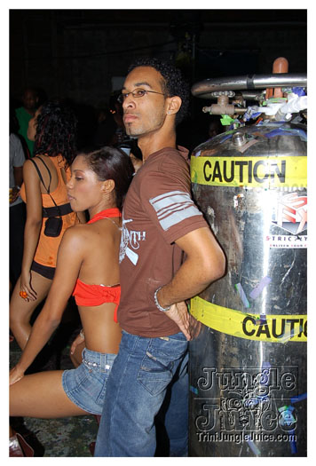 caution_2010-132