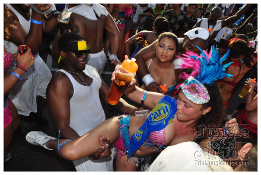 cayman_carnival_batabano_2010_pt3-135